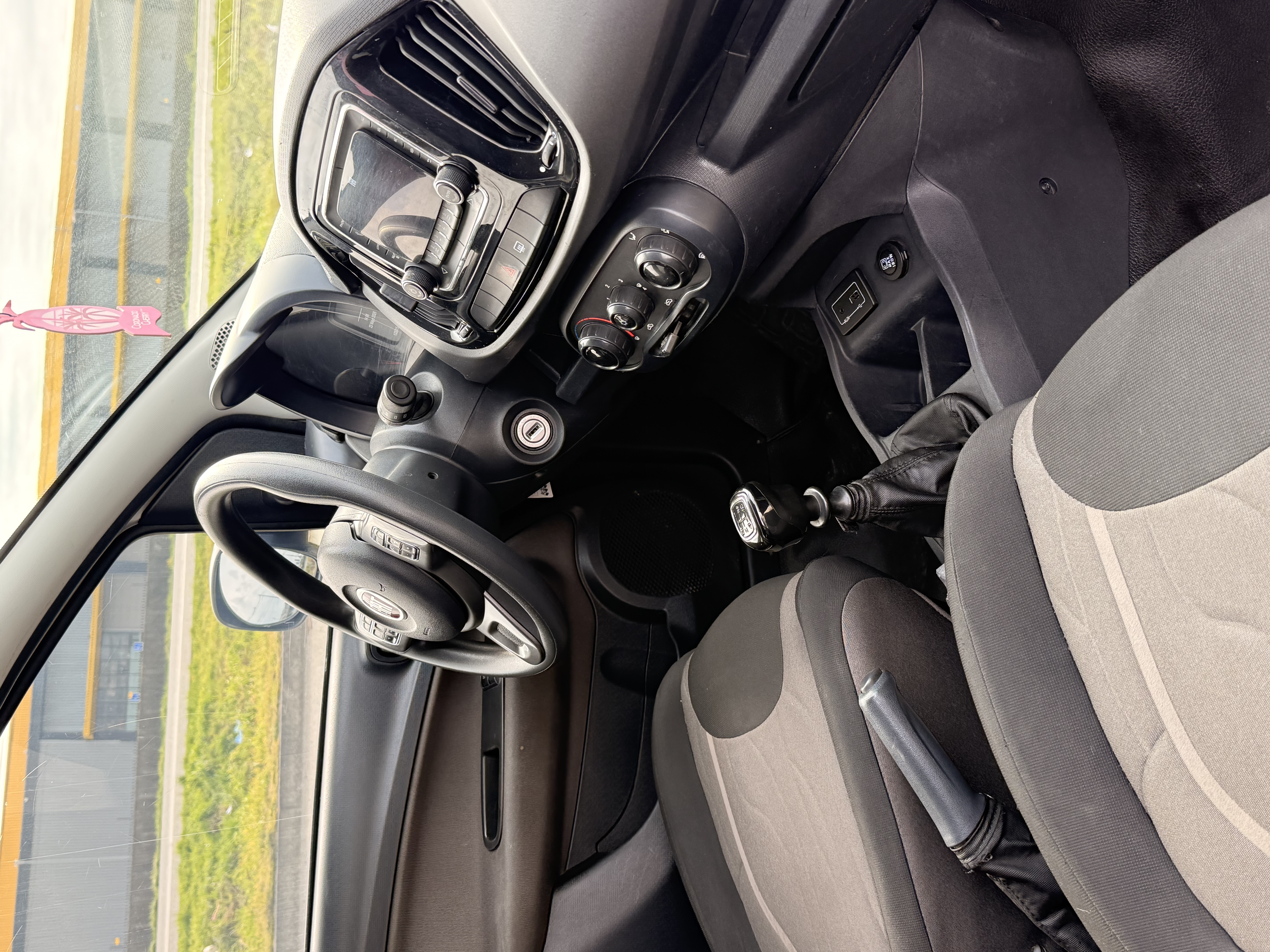 Fiat Uno Way interior